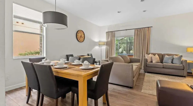 Pet Friendly 4 BR With Hot Tub, Rezerwuj Hotel Kissimmee Kissimmee