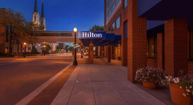 Номер Standard Hilton Fort Wayne at the Grand Wayne Convention Center