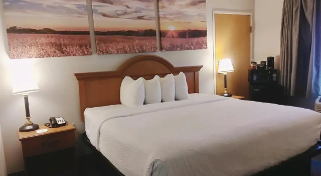 Номер Standard Days Inn by Wyndham Osage Beach Lake of the Ozarks