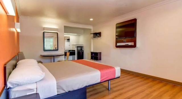 Номер Standard Motel 6 Garden Grove