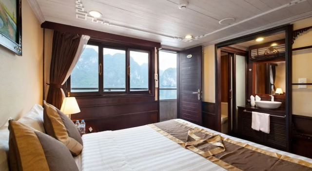 Apricot Premium Cruise
