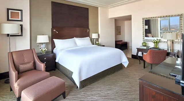 Двухместный полулюкс клубный Makkah Clock Royal Tower, A Fairmont Hotel