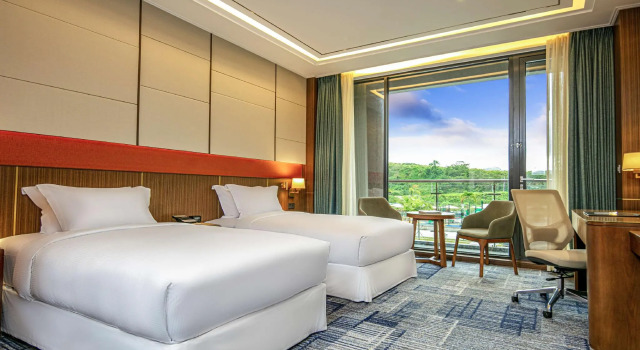 Двухместный номер Executive с балконом Hilton Clark Sun Valley Resort