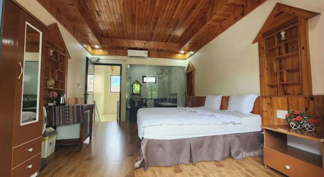 Двухместное бунгало с балконом и с видом на воду Restful River Bungalow