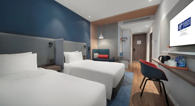 Номер Standard Holiday Inn Express Zhuhai Gongbei by IHG