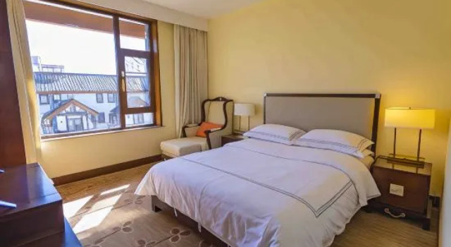 Люкс Lijiang Jianshan Yashu Homestay