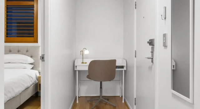 Bright 1-bed Apartment in Central Redfern, Забронировать Апартаменты/квартира Сидней Sydney Region, рядом с Кенсингтон-стрит
