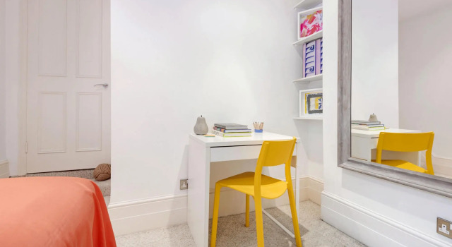 West Kensington Home Near Earls Court