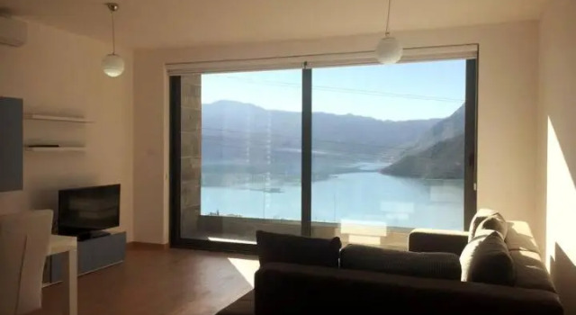 Peaceful flat with pool & great view in Risan! - View 9, Забронировать Отель Отели Рисан с бассейном, рядом с Музей «Римские мозаики», Бассейн