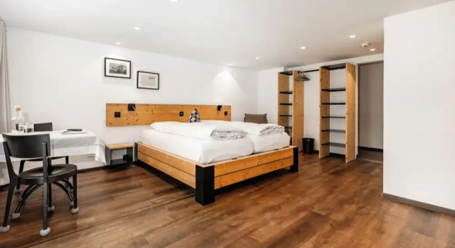 Полулюкс с балконом и с видом на сад Hotel Furka