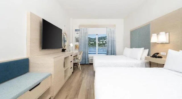 Четырёхместный номер Standard с красивым видом из окна Hampton By Hilton Saint Thomas
