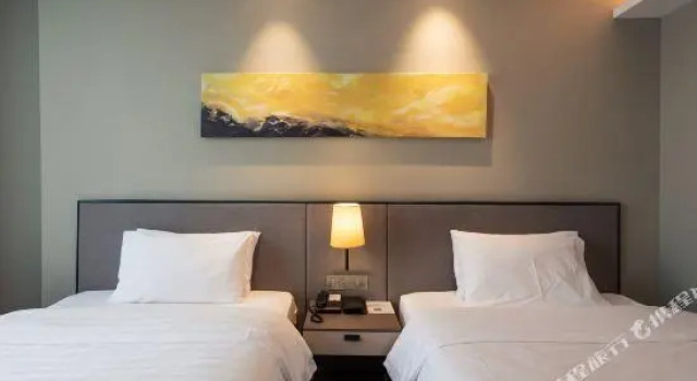 Home Inn Plus (Shaoxing East Railway Station Fengshan South Station), Prenota Hotel Hotel a Shaoxing con parcheggio, Parcheggio