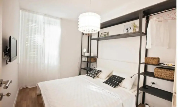 Batchae, Two Bedroom Flat near Bačvice Beach