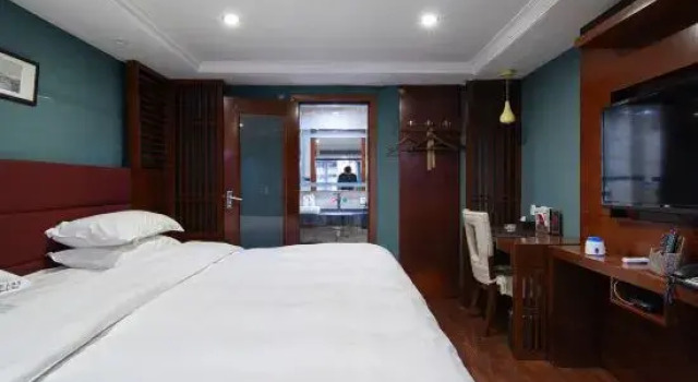 Люкс Business Rong Yi Hotel