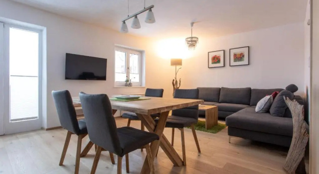Haus am Stein, Rezerwuj Hotel Hotele w Tyrol z parkingiem, Parking