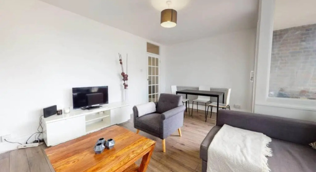 Amazing 3 Bedroom Flat - 4mins to tube station, Varaa Huoneisto Asunnot kohteessa Merseyside, Huoneisto
