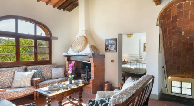 Locazione Turistica Poggio Cuccule, Rezerwuj Hotel Hotele w Starda z parkingiem, Parking