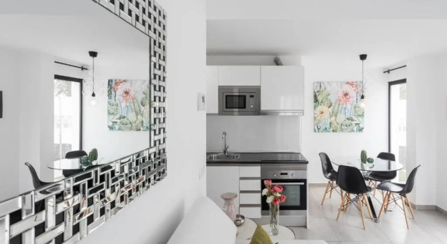 Апартаменты Urban Chill House with Terrace, BBQ & Wifi in the centre by Holidays Home