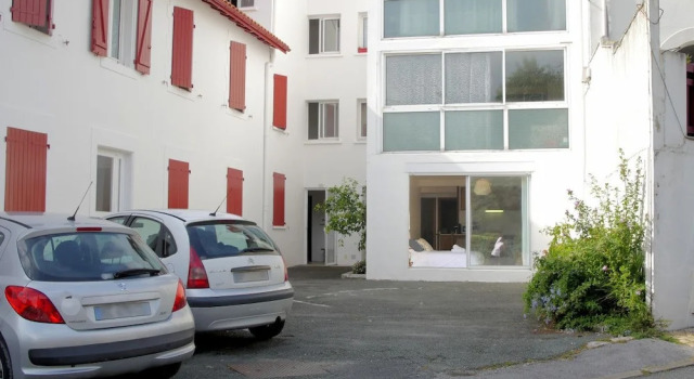 Amazing two Bedroom Flat, 10min From Miramar Beach, Prenota Hotel Hotel a Aquitania con parcheggio, Parcheggio