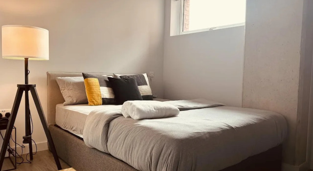 Captivating 2-bed Skyview Apartment in Leeds, Varaa Huoneisto Asunnot kohteessa Merseyside, Huoneisto
