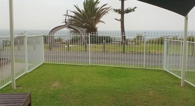 Четырёхместный номер Standard Ocean Front Motel