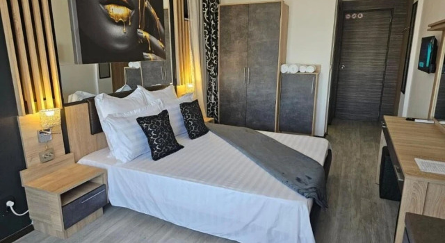 Номер Deluxe The Line Hotel