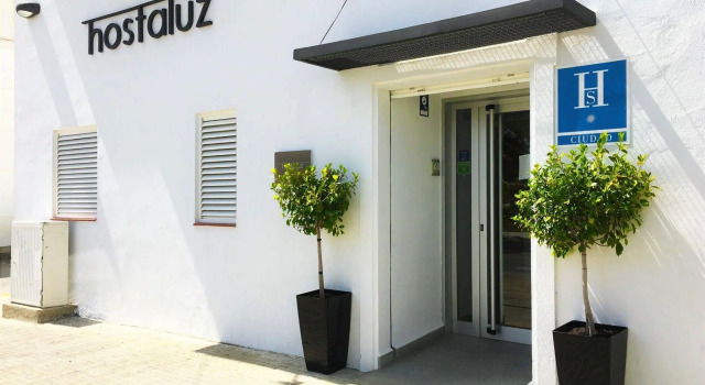 LUZ Vejer Hospedería, Забронировать Хостел Хостелы Вехер-де-ла-Фронтера, Хостел