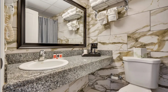 Четырёхместный номер Classic Blue Creek Inn