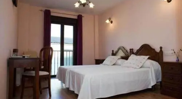 Casa Rural Rincones de Cuacos, Забронировать Отель Отели Куакос-де-Юсте с парковкой, Парковка