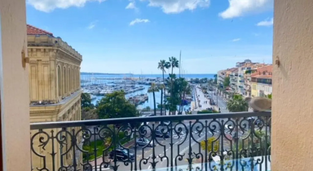Апартаменты Quai St Pierre 2 bedrooms apt with sea view