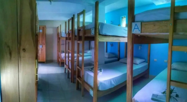 Кровать в общем номере Hostel Samara