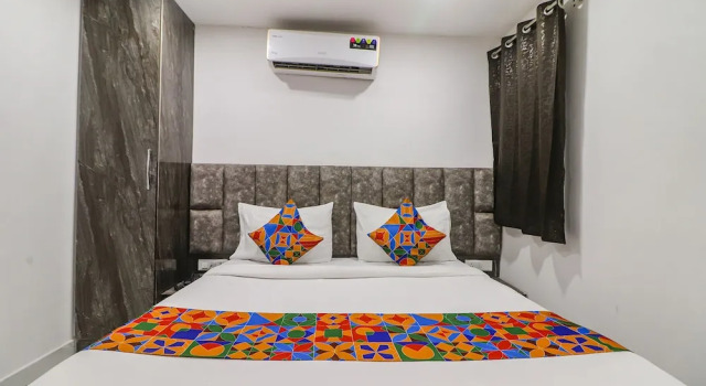 Oyo Townhouse 1126 Super 8, Забронировать Отель Отели Нью-Дели с завтраком, Завтраки