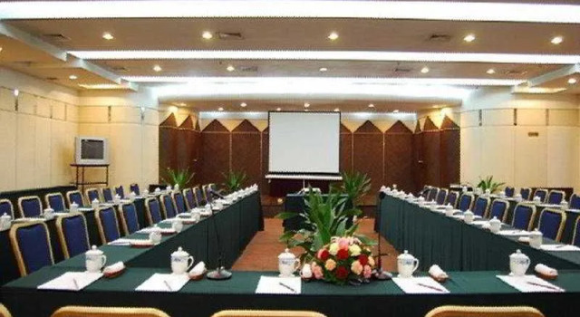 Orient Hotel Xian, Забронировать Отель Отели Сиань с бассейном, рядом с Forest of Steles, Бассейн