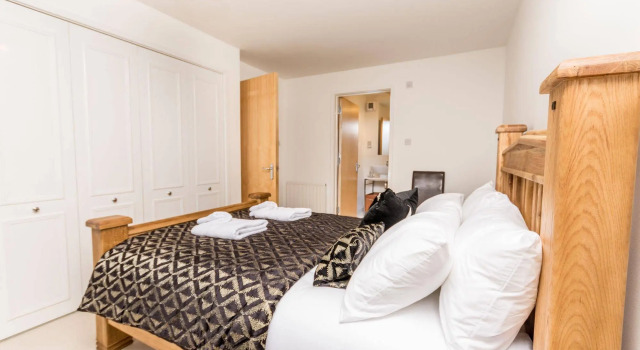 Holistic Condos Apartments - Albion Gardens, Забронировать Апартаменты/квартира Лейт Эдинбург, рядом с Холирудское абатство
