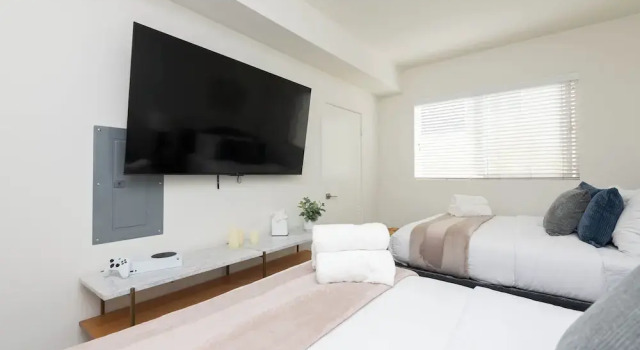 Hollywood Apartment Near Walk of Fame, Забронировать Апартаменты/квартира Отели Лос-Анджелеса с парковкой, рядом с Голливуд/Вестерн, Парковка