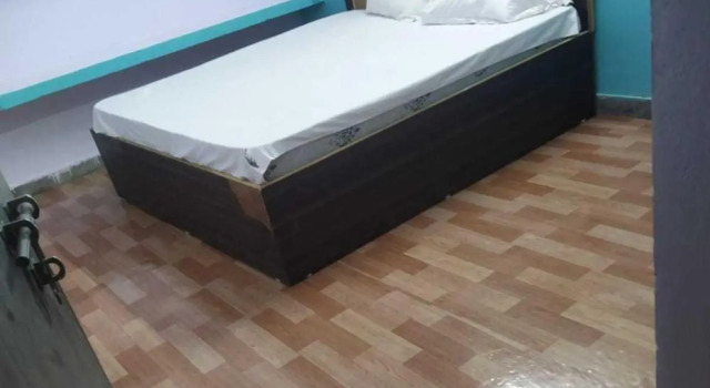 Oyo 93022 Krishna Stay In