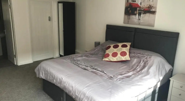 Fornham Guest House, Забронировать Гостевой дом Чертси Суррей