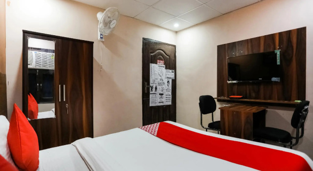 Люкс Standard OYO 72993 Hotel The  Gold