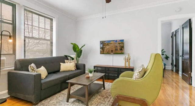 Апартаменты Great Price & Top Location, Comfy 1BR Apt for 4