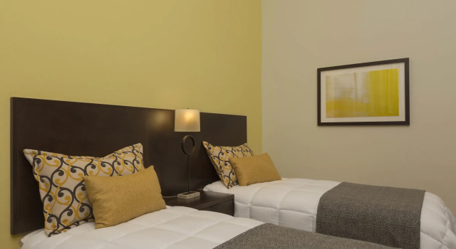 Decanter Hotel