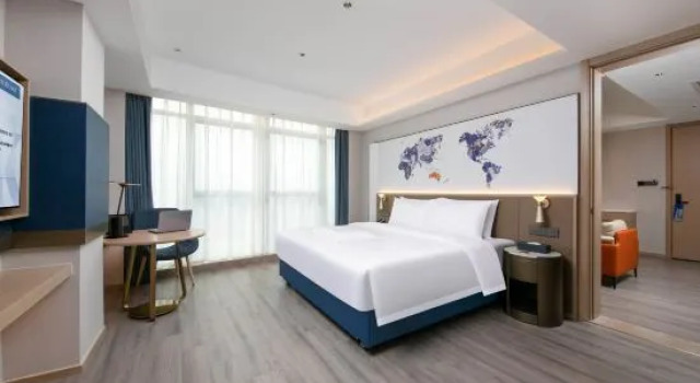 Люкс Deluxe Kyriad Hotel (Luzhou High-speed Railway Station Southwest Medical University)