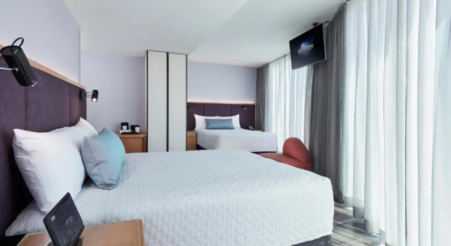 Четырёхместный номер Deluxe Universal's Aventura Hotel