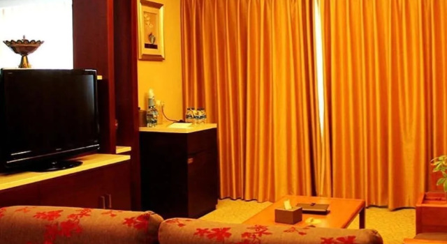 Dynasty International Hotel Kunming, Book Hotel Hoteller i Kunming med parkering, Parkering