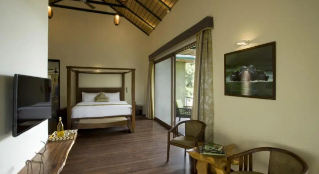 Waterwoods Lodges And Resorts, Rezerwuj Hotel Hotele w Bangalore z basenem, Basen