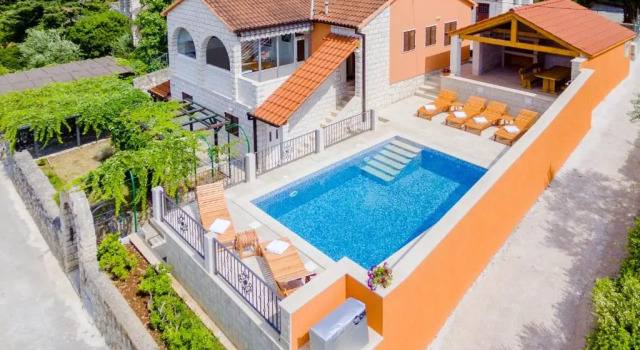 Коттедж Holiday Home Villa Frančeska