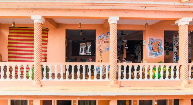 OYO 9297 Sea Asta 2, Prenota Hotel Baga 