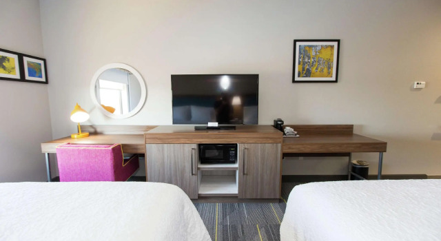 Четырёхместный номер Standard Hampton Inn Mustang