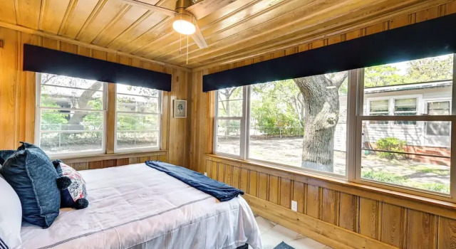 Chic Historic Myrtle Beach Cottage: Steps to Beach, Забронировать Дом для отпуска Виллы Южной Каролины, Вилла