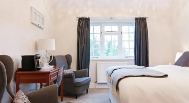 Hurtwood Hotel, Prenota Hotel Peaslake Surrey Hills