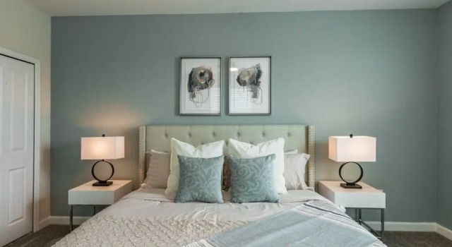 Beautiful And Spacious 5 Bed Pool Home 5 Bedroom Home by RedAwning